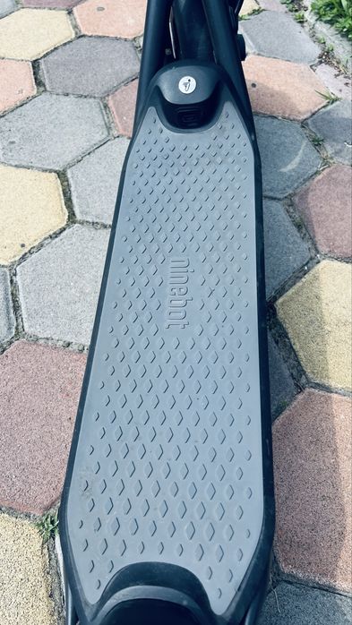 Електросамокат ninebot