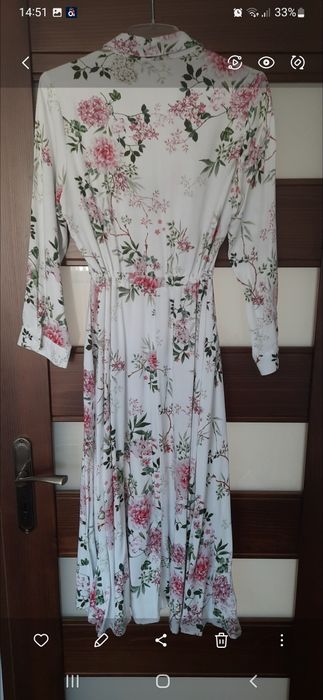 Sukienka w kwiaty Mohito 36