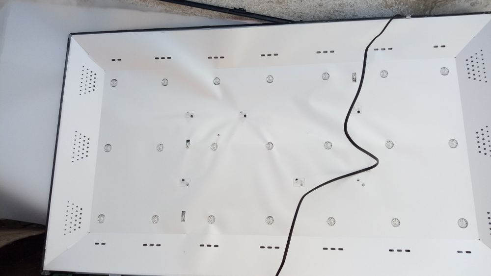 Телевизор Liberton без матрицы.