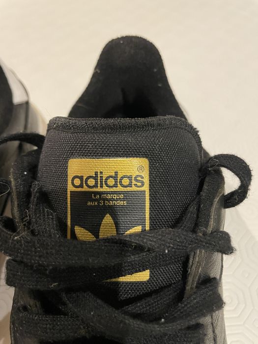 Adidas de cabedao preto, muito bom estado.