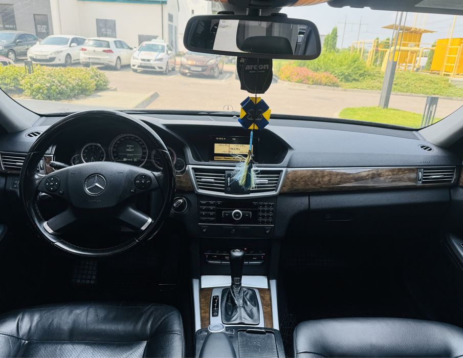 Продам Mercedes-benz E200 2011 рік 2.0 Дизель в хорошому стані! ОБМІН