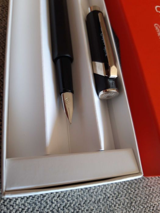 Caneta de tinta permanente Caran d'Ache - Artigo NOVO