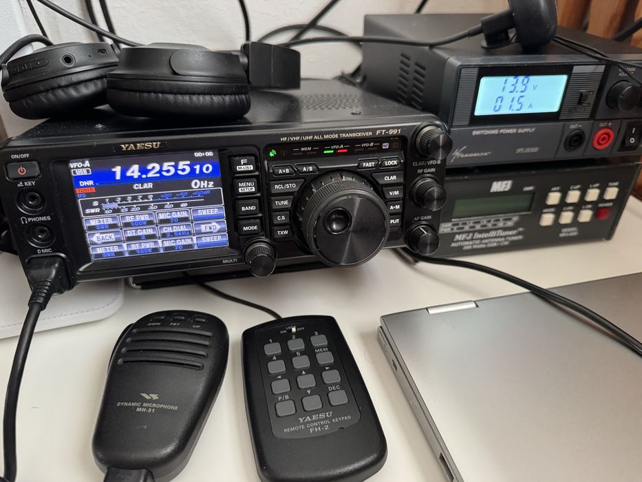 Yaesu FT-991 + FH2 + Zasilacz Sadelta 2030D