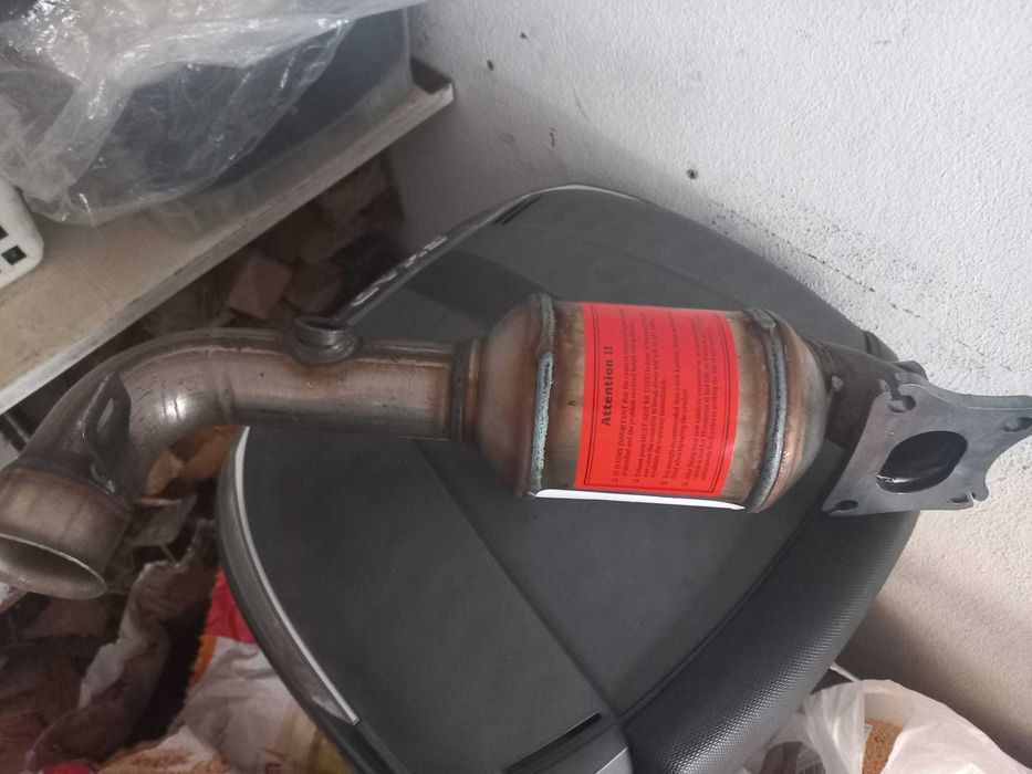 Vendo catalisador Peugeot 208 NOVO