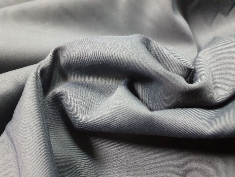 Tkanina grafit z elastanem szer.135 cm.