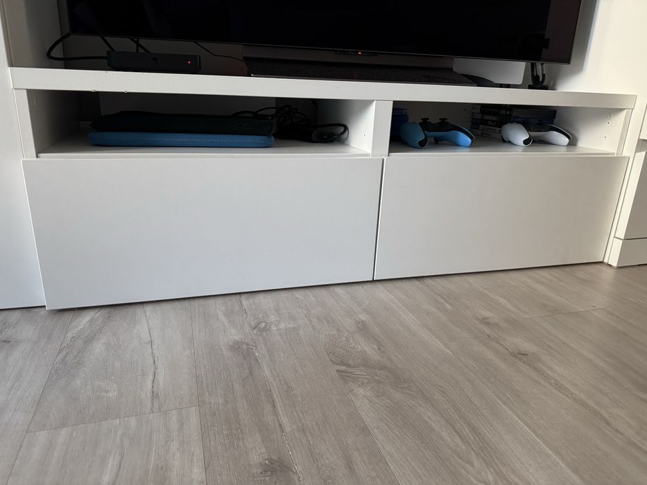 Biała szafka RTV IKEA 2 szuflady