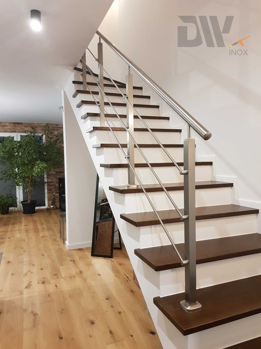 DW INOX – Solidne i Nowoczesne Balustrady ze Stali Nierdzewnej!