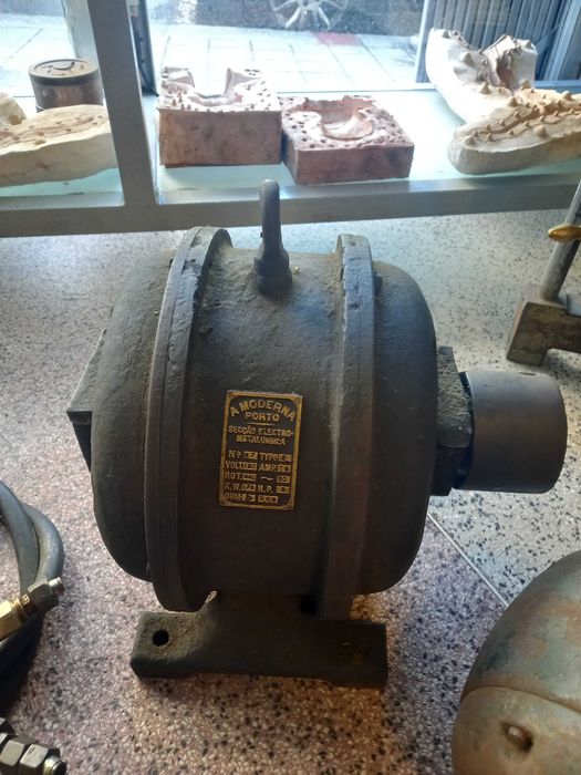 Motor vintage extremamente pesado 100% funcional