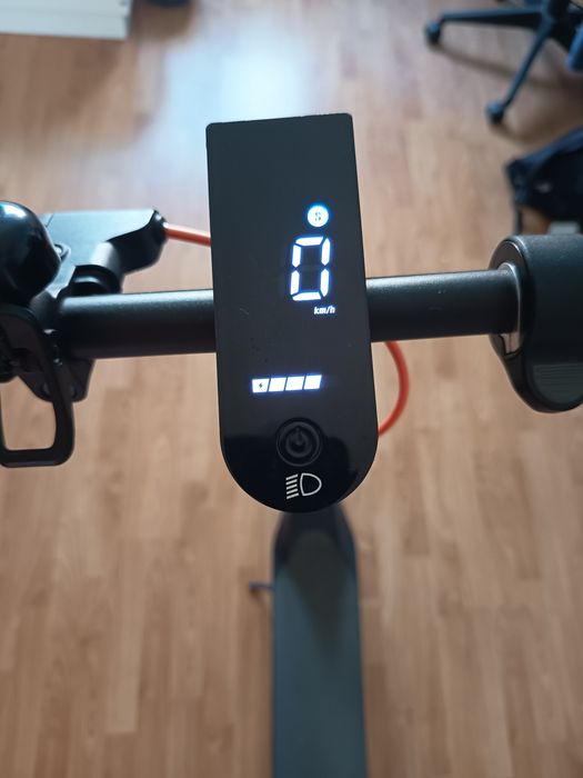 Xiaomi Electric Scooter 4 Lite 2nd Gen – Bom Estado