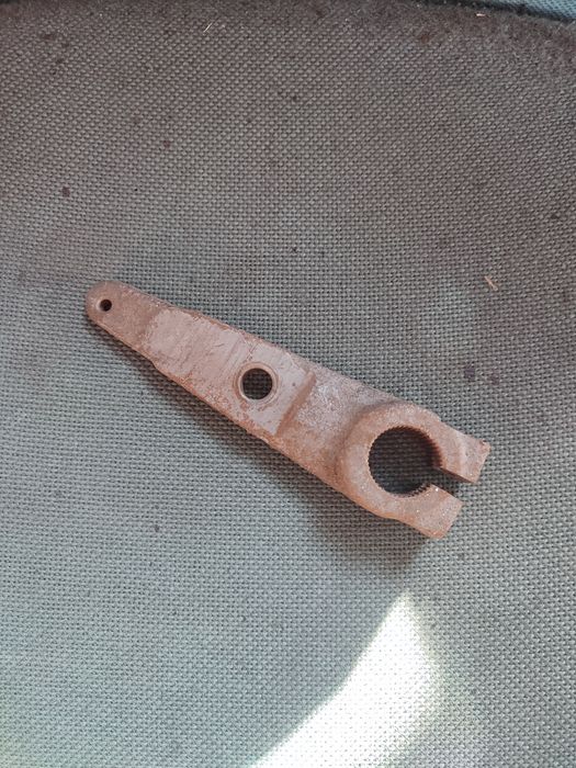 Вилка включения сцепления  двигатель МТЗ Д 245 ЗИЛ 5301   Газ 3309 МАЗ