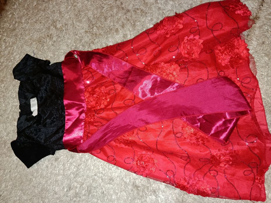 Костюм, плаття Мак до дівчинки. Є ще обруч. 116/122 р