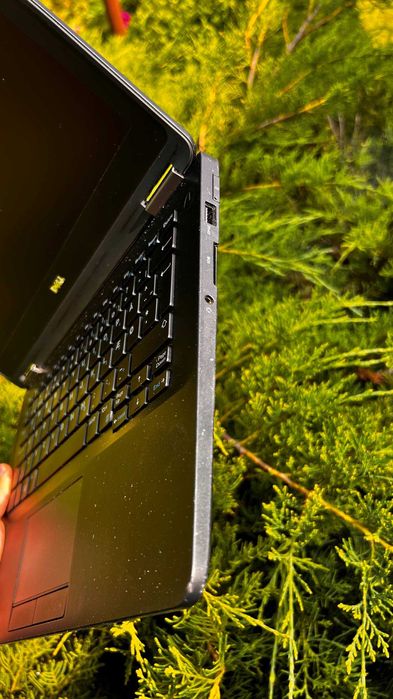 Dell Latitude E7270 Intel Core i5-6300U 8GB DDR4 SSD 128GB 12.2"  SIM