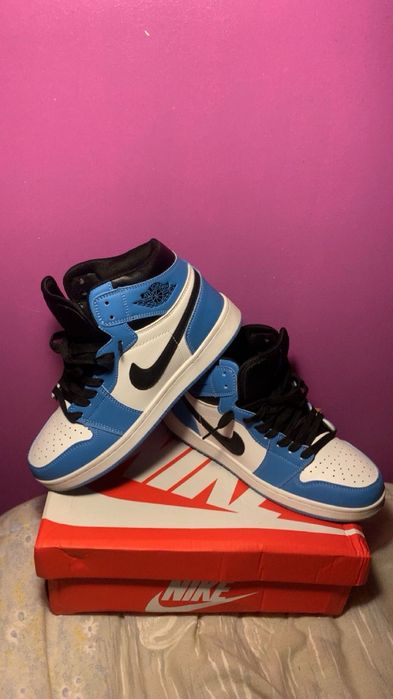 Jordan one azul .