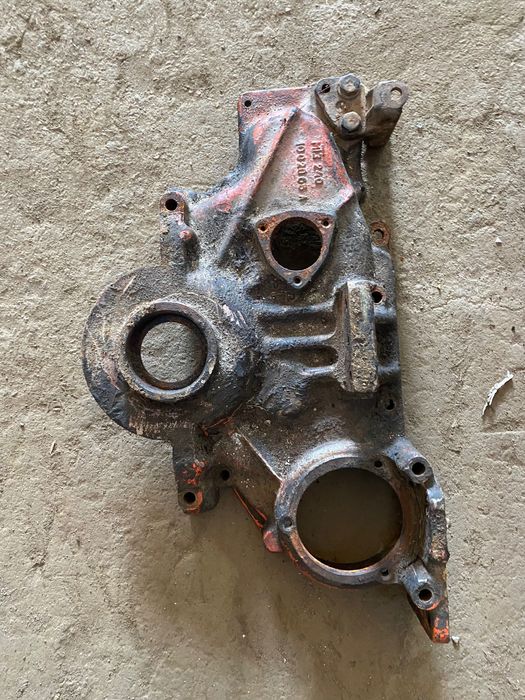 Кришка розприділення шестерень  МТЗ (гола) 240-1002065-А