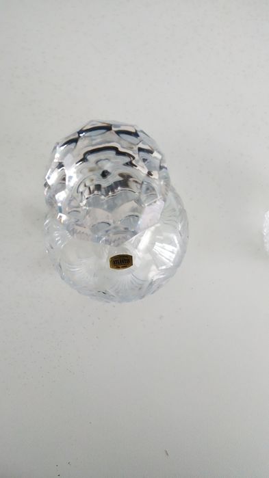 Vendo garrafas licoreiras de cristal vintage e outras também vintage