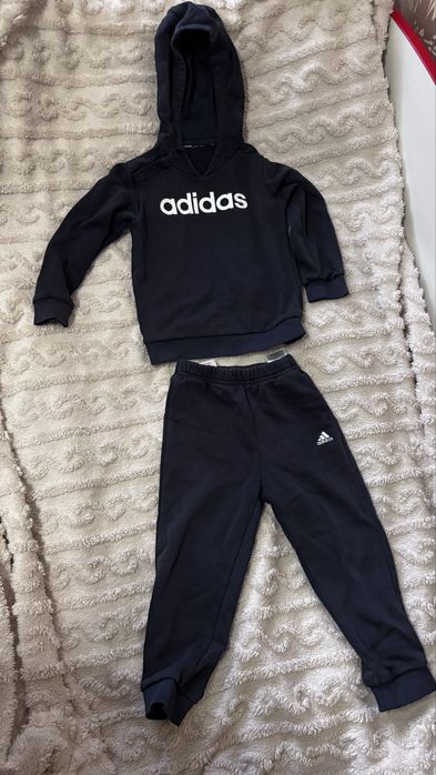 Костюм adidas 2-3 роки