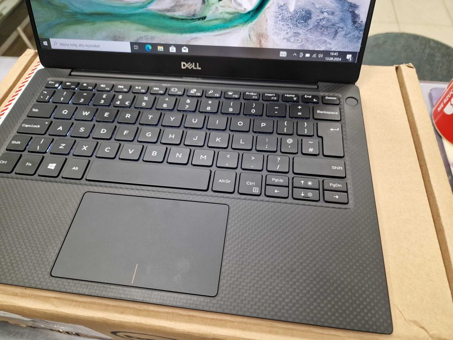 DELL XPS 13 7390/ i5-10210U/ 8GB/ 256GB/ 13.3" FHD/ W10P/ Grade A-