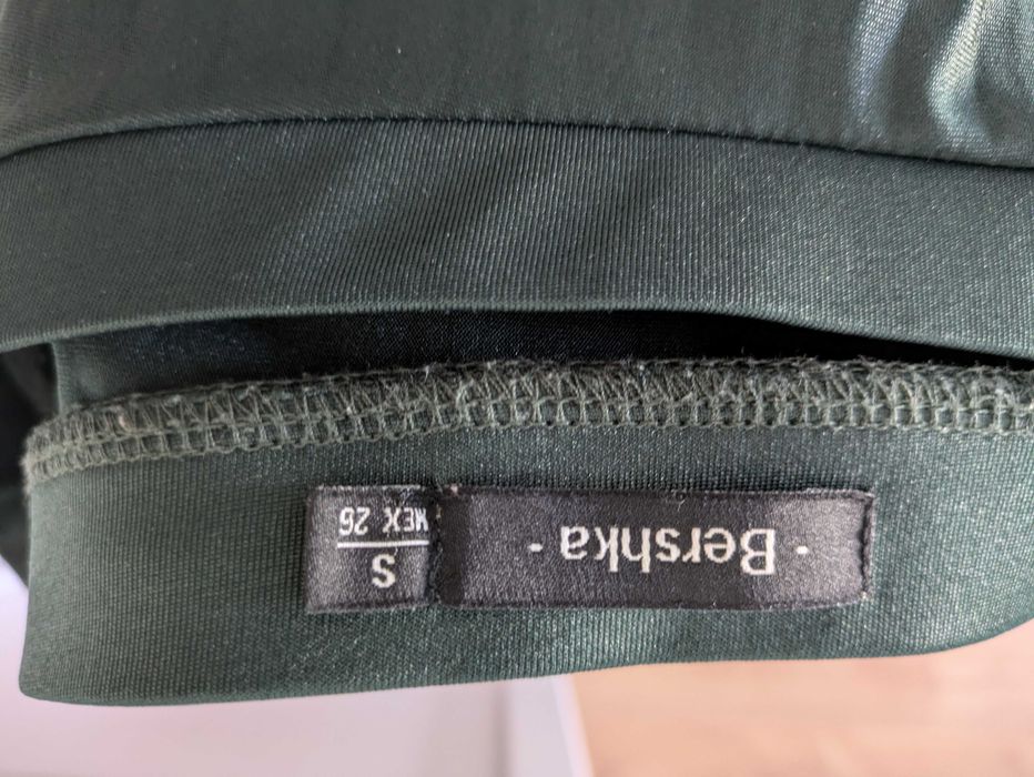 Saia midi verde escuro