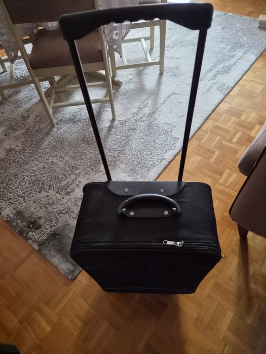 Walizka podróżna mała