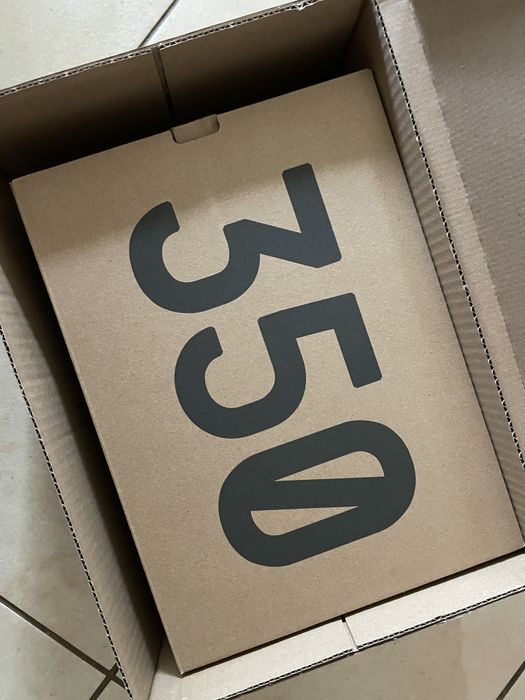 Yeezy Boost 350 V2 Beluga 40 2/3 25,5cm