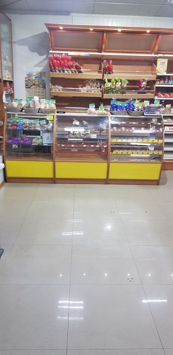 Шафа  виставкова 1 шт. і прилавок 2 шт