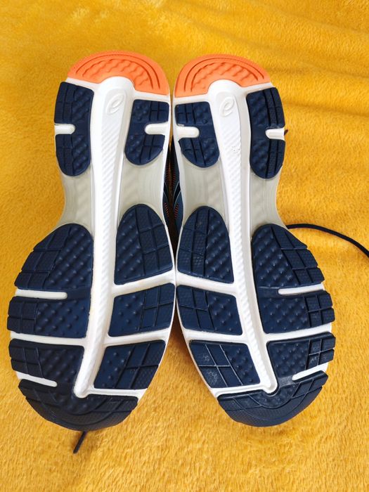 Sapatilhas asics T 42