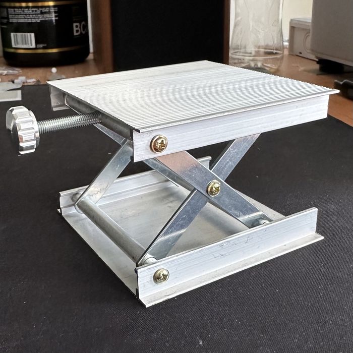 Алюмінієва підставка зі зміною висоти