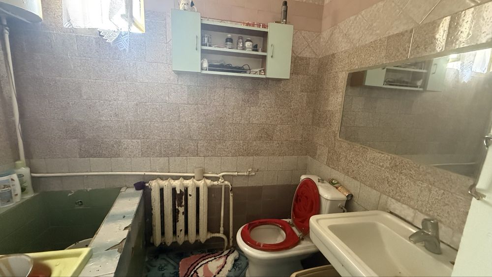 Терміново !! Продаж будинку поруч з пл. Корятовича . Центральні комунікаціі
