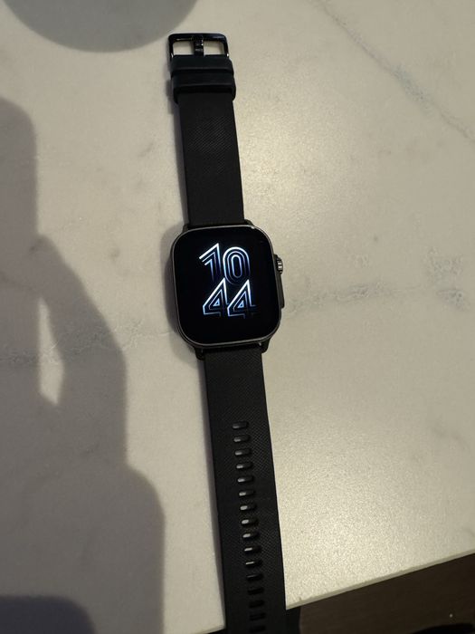 Realme 5 fitness smartwatch