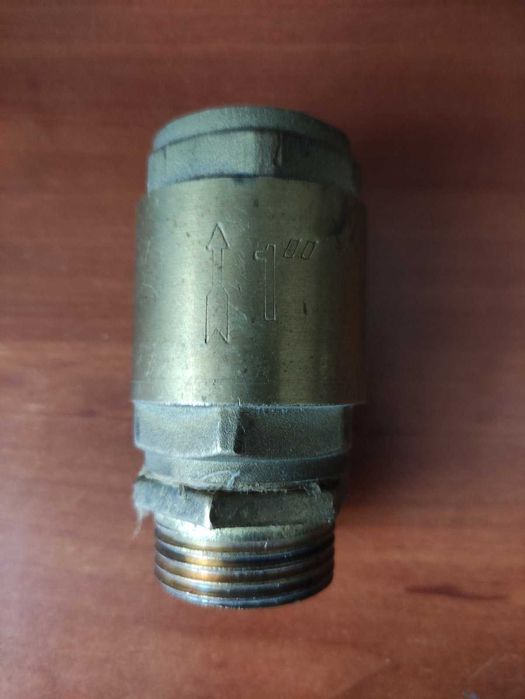 Обратный клапан 32