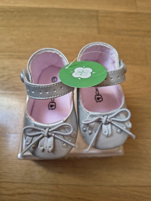 Nowe buciki niemowlęce Coccodrillo