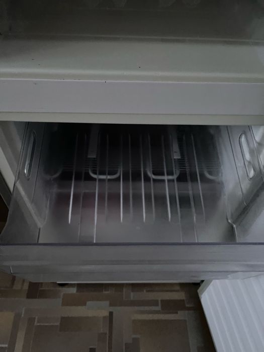 Продам холодильник Whirpool,б/у