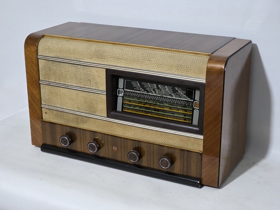 Rádio antigo reparado Philips