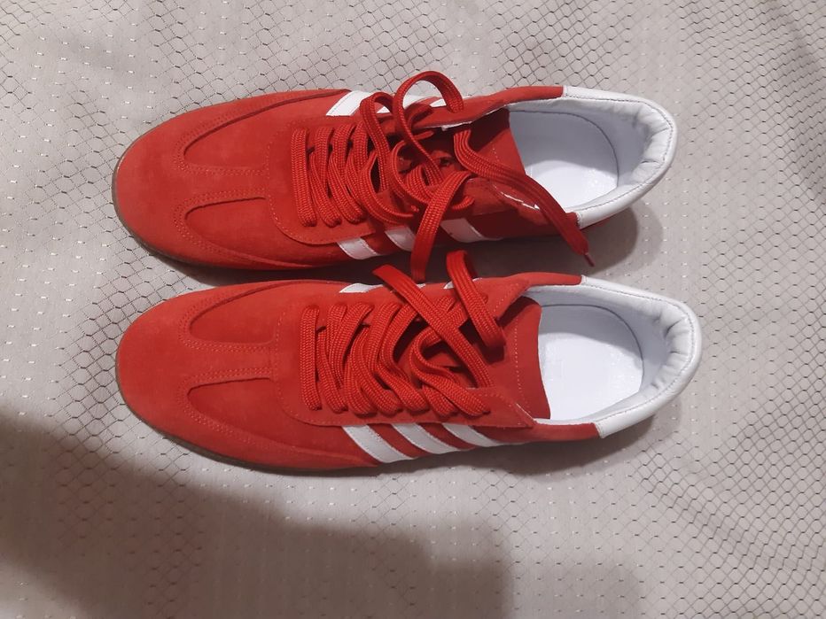 Кросівки жіночі нові