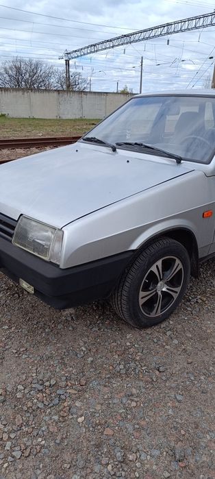 Автомобіль в гарному стані,2002 року випуску.Пробіг рідний без іржі,авто вкладень не потребує.