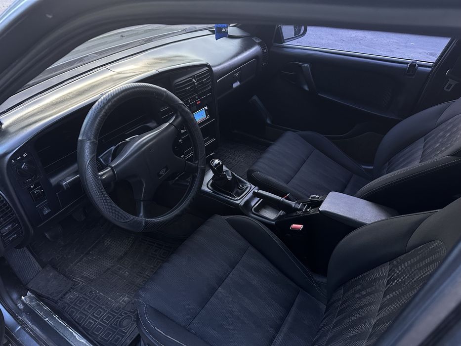Продам OPEL Omega A 2.0i газ/бензин