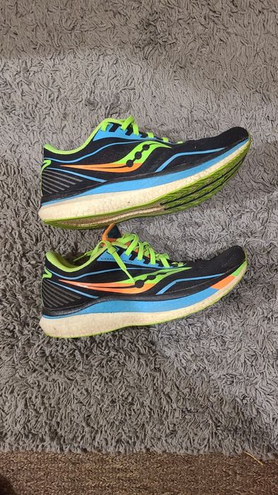 Чоловічі кросівки Saucony Endorphin Speed розмір 44