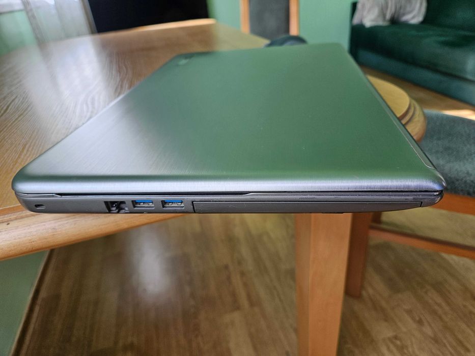 Toshiba P75  A7200