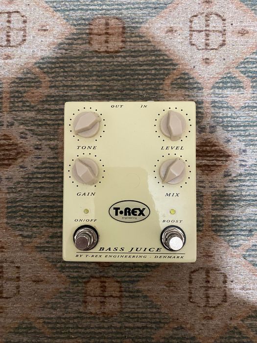 Pedais de efeitos diversos