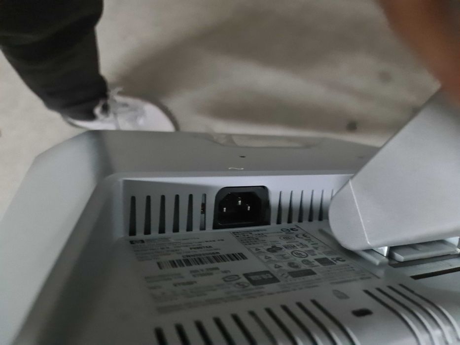 Monitor HP com pouco uso.64332155392513123