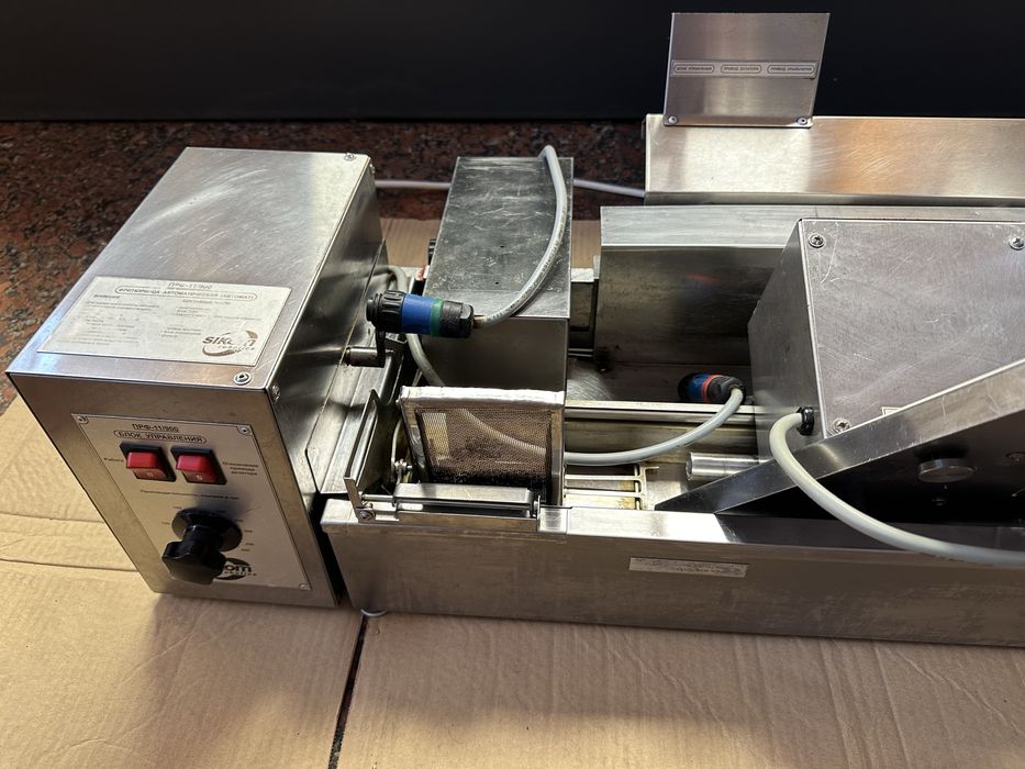 Продам апарат для виготовлення пончиків і витяжку