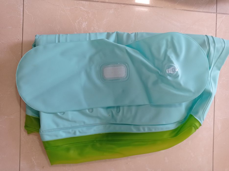 banheira insuflável de bebé Jané