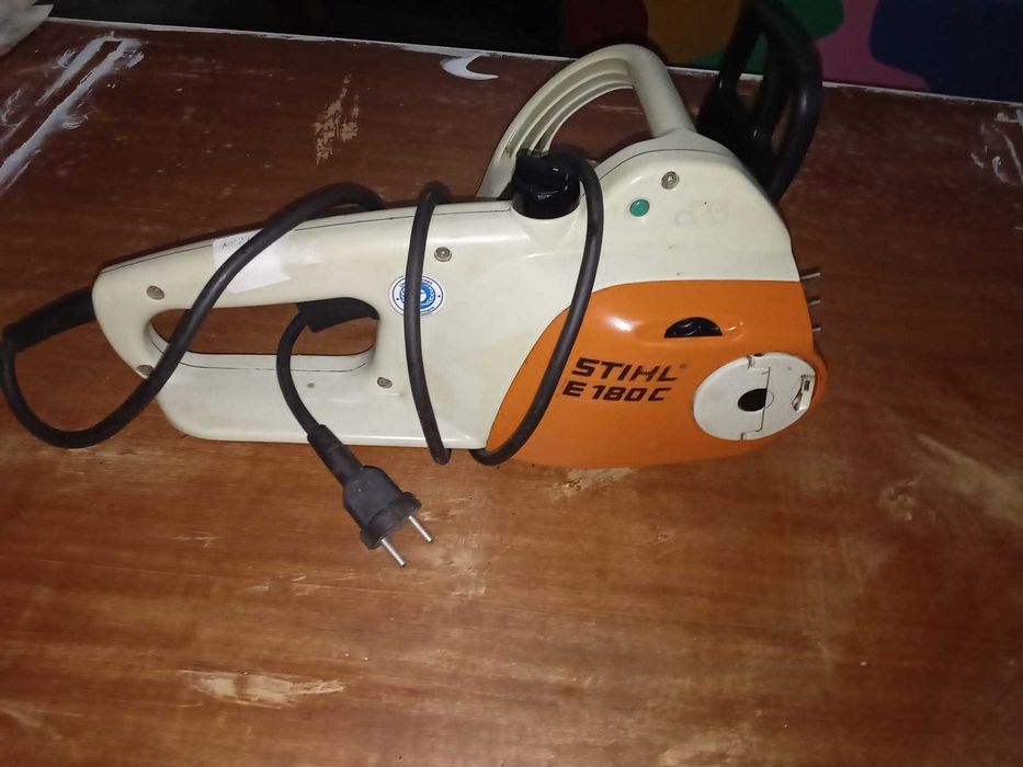 Motosserra  Stihl, modelo E 180C