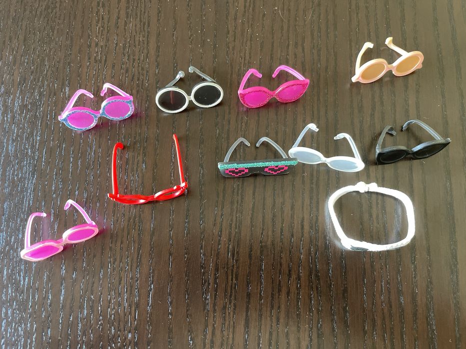 10 LOL Glasses + 8 Headbands + 6 Hats (Set for €20)64585188561537121