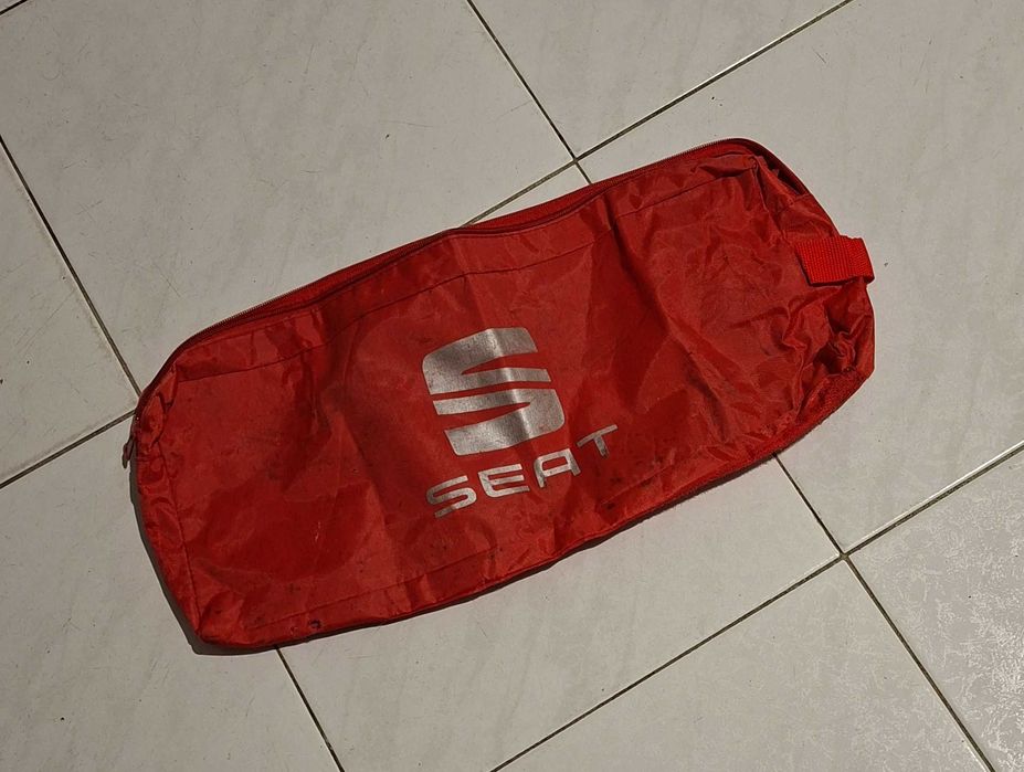 Bolsa original Seat para triângulo ou ferramentas