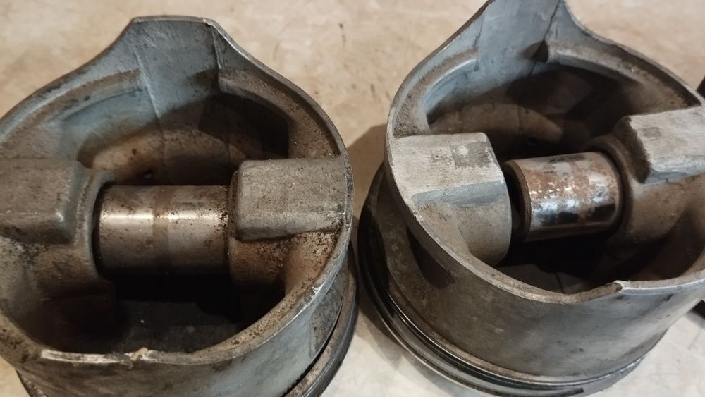 Продам поршня 100 уаз