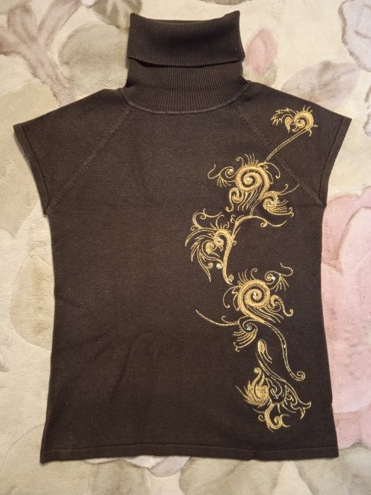 Жилет теплый с горлом для девочки