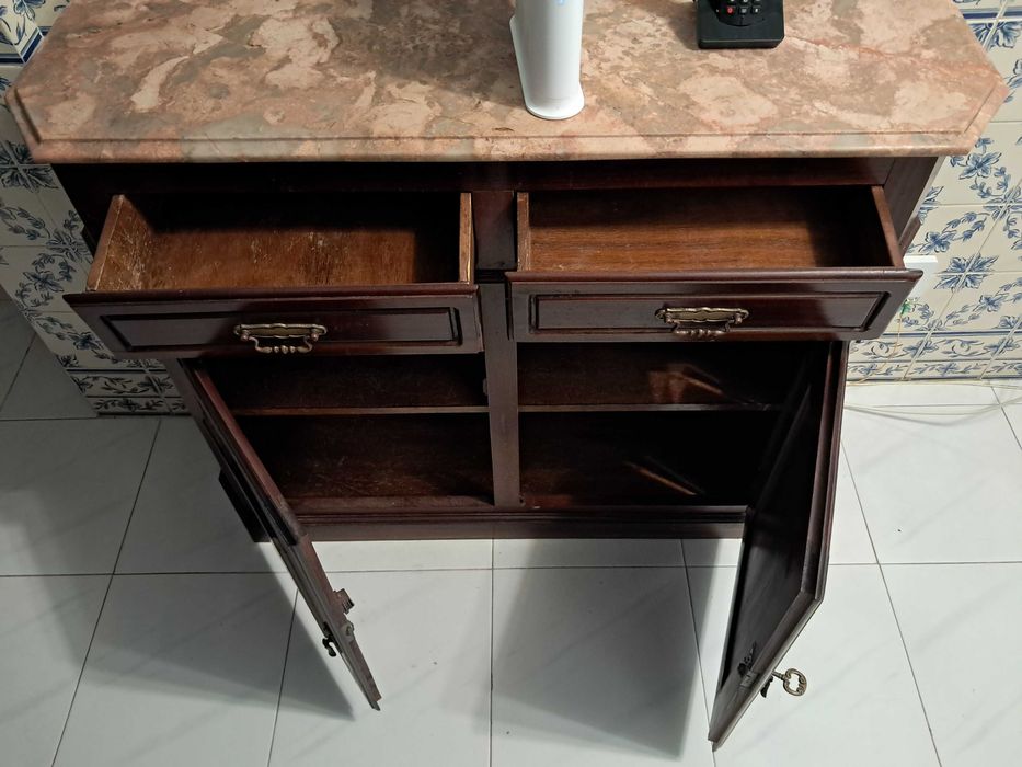 Sapateira em mogno c/pedra de mármore