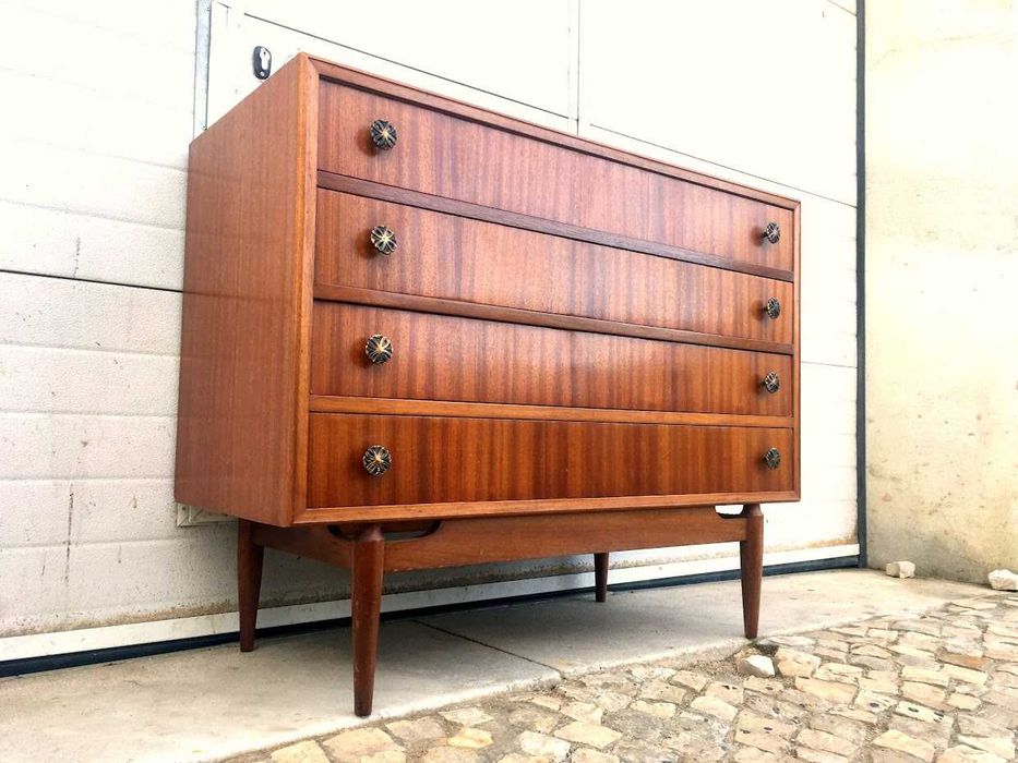 Cómoda olaio Vintage + 103comp X 45prof X 83alt.