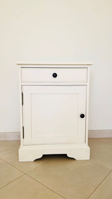 Cómoda pequena madeira maciça branca Homes in Heaven